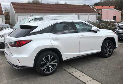 Vit Lexus RX450H stulen i Linghem utanför Linköping